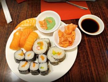 Wok & Sushi